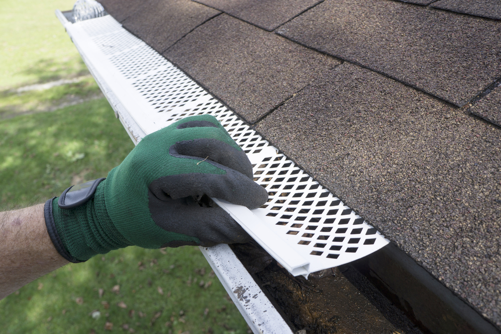 How To Install Leaf Guards On Your Gutters At Violet Romero Blog 