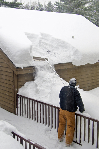 avoiding homeowners insurance claims by preventing ice dams