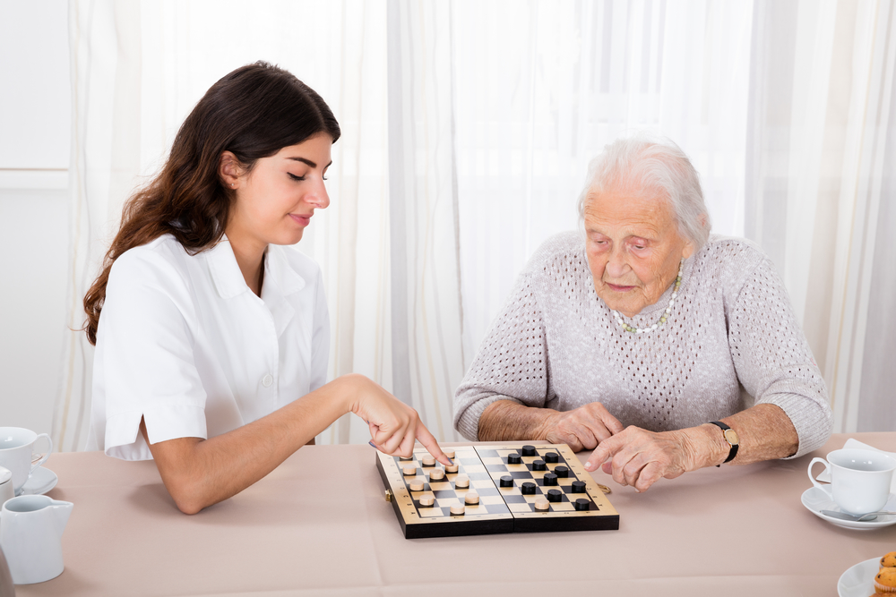 the-benefits-of-home-health-aides-vs-assisted-living-facilities-a