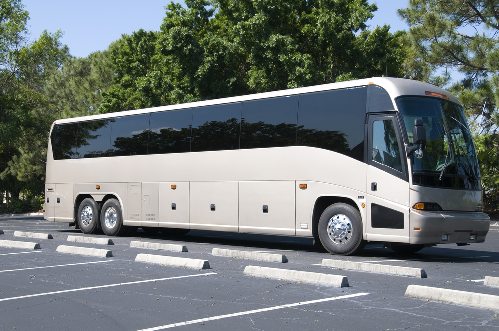 5 Essential Tips for Choosing a Safe & Reliable Charter Bus Service