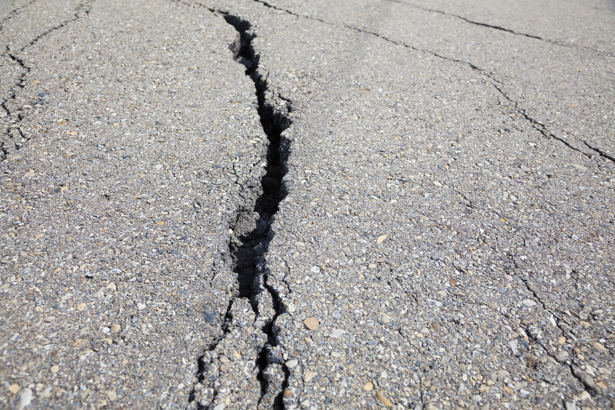 4-common-types-of-asphalt-cracks-aaa-paving-company-high-point