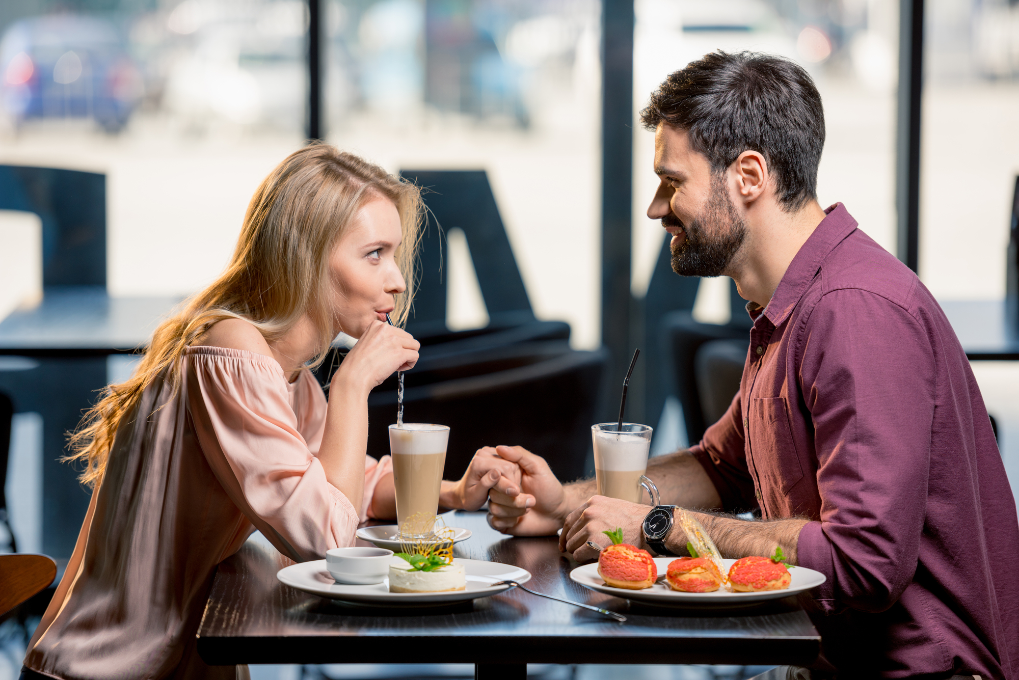 3 Reasons To Install A Garage Door At Your Bar Or Coffee Shop