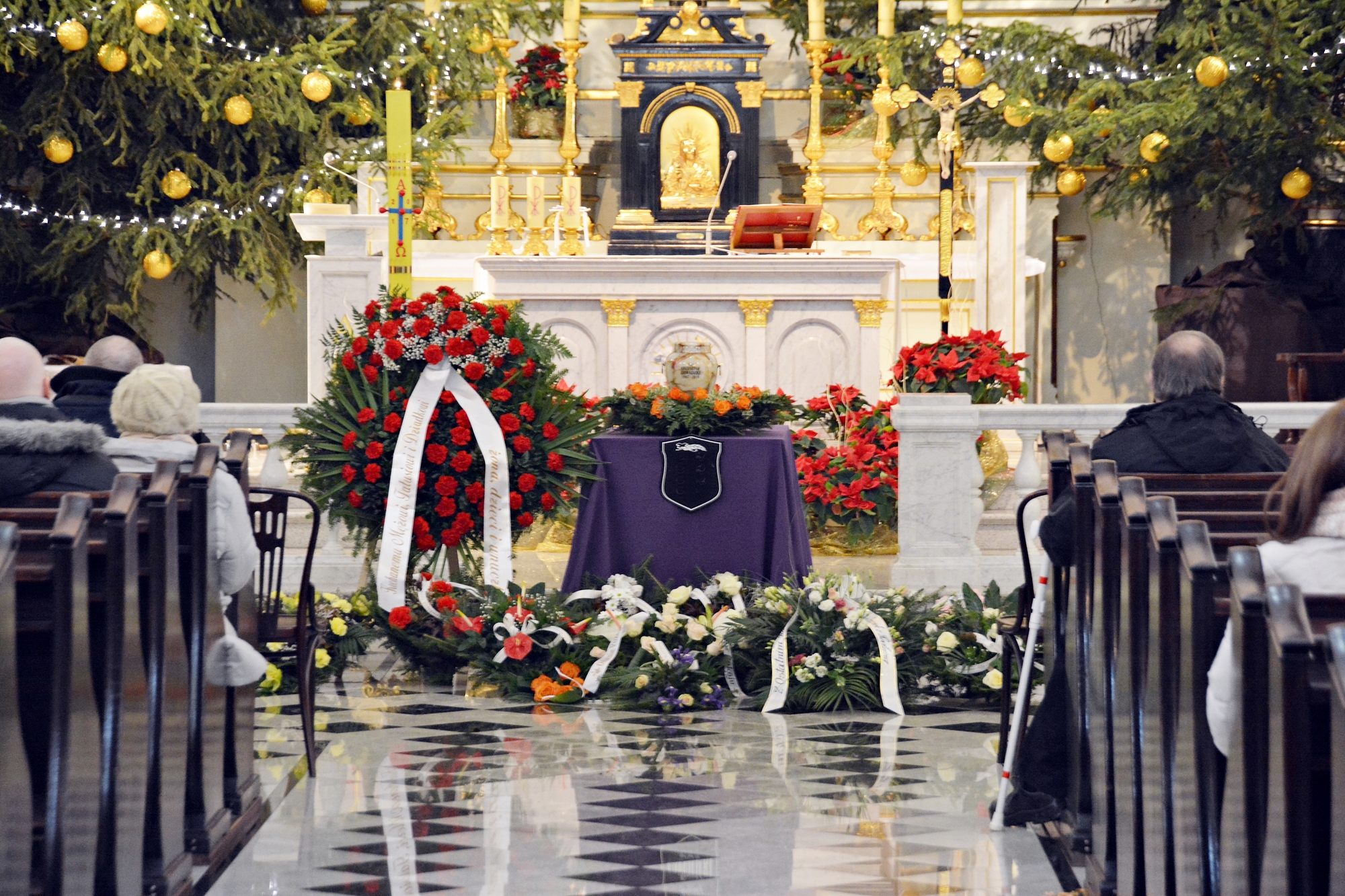 humanist-funerals-thrive-in-post-catholic-ireland-huffpost