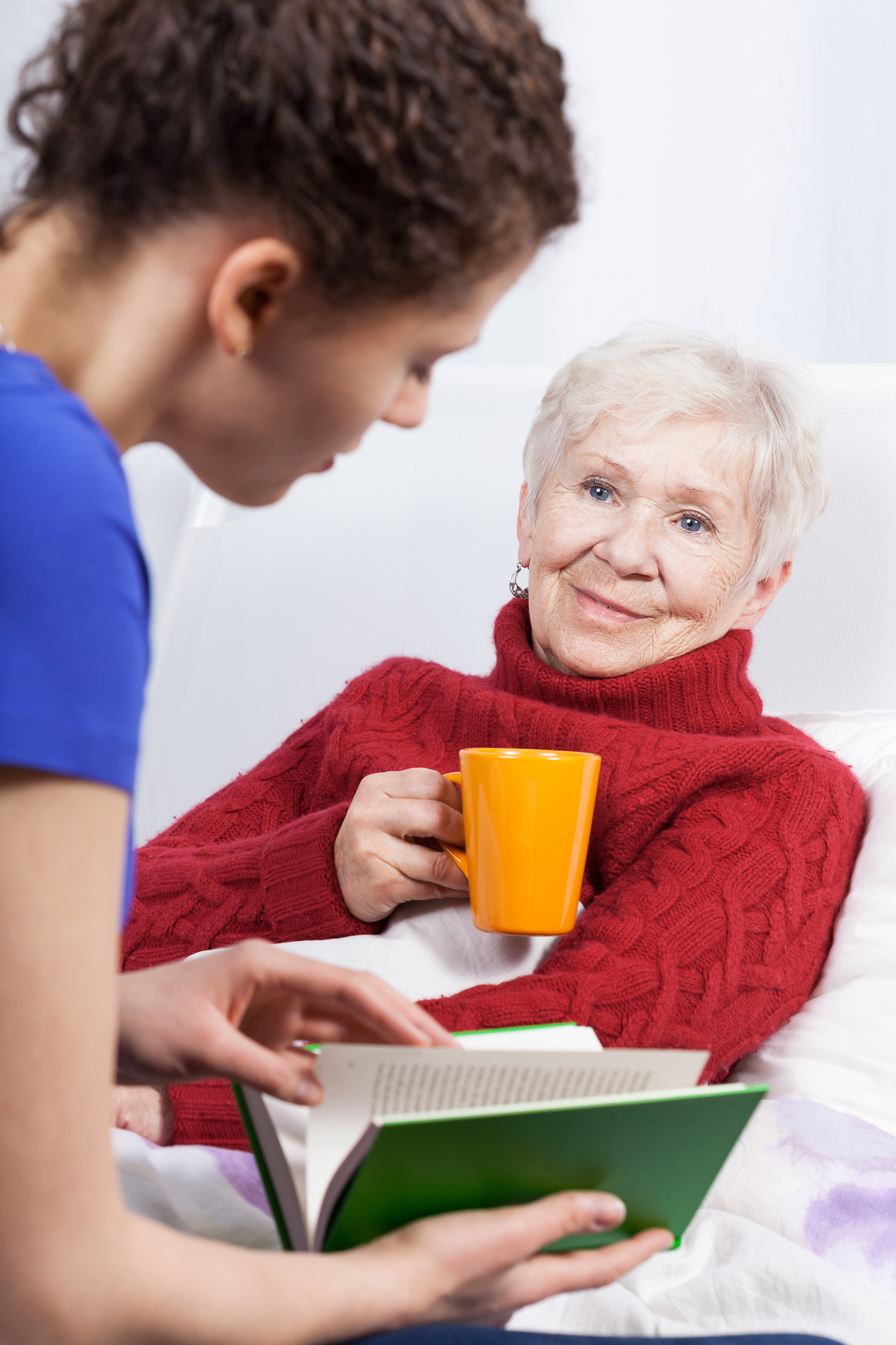 4 Benefits Of Volunteering At A Senior Care Facility - Meadowbrook Care ...