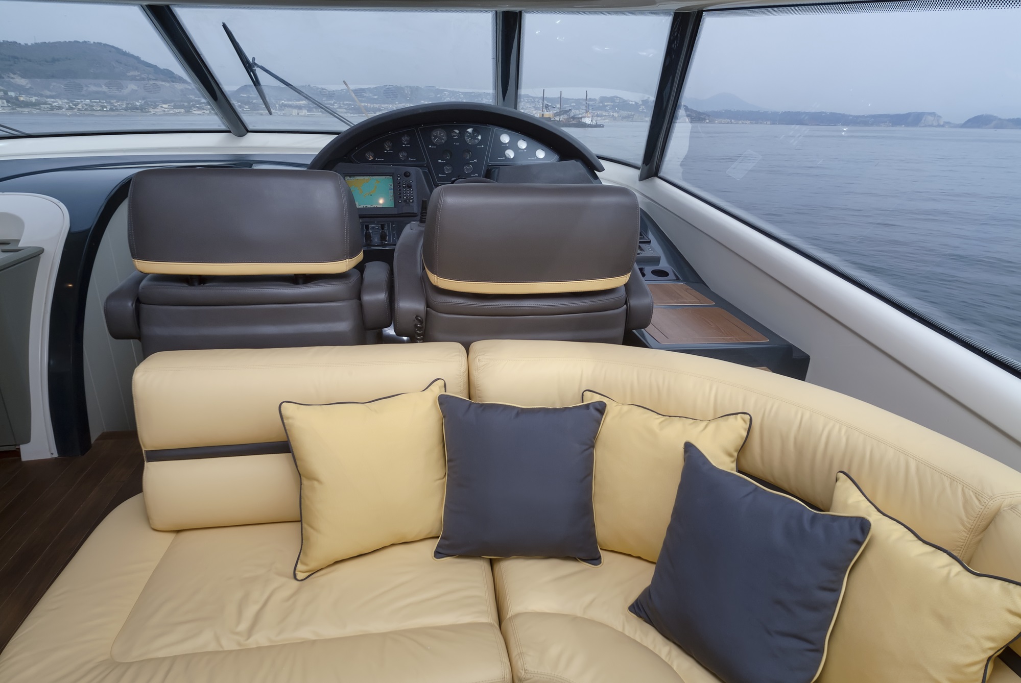 3 Reasons To Hire A Professional For Boat Upholstery