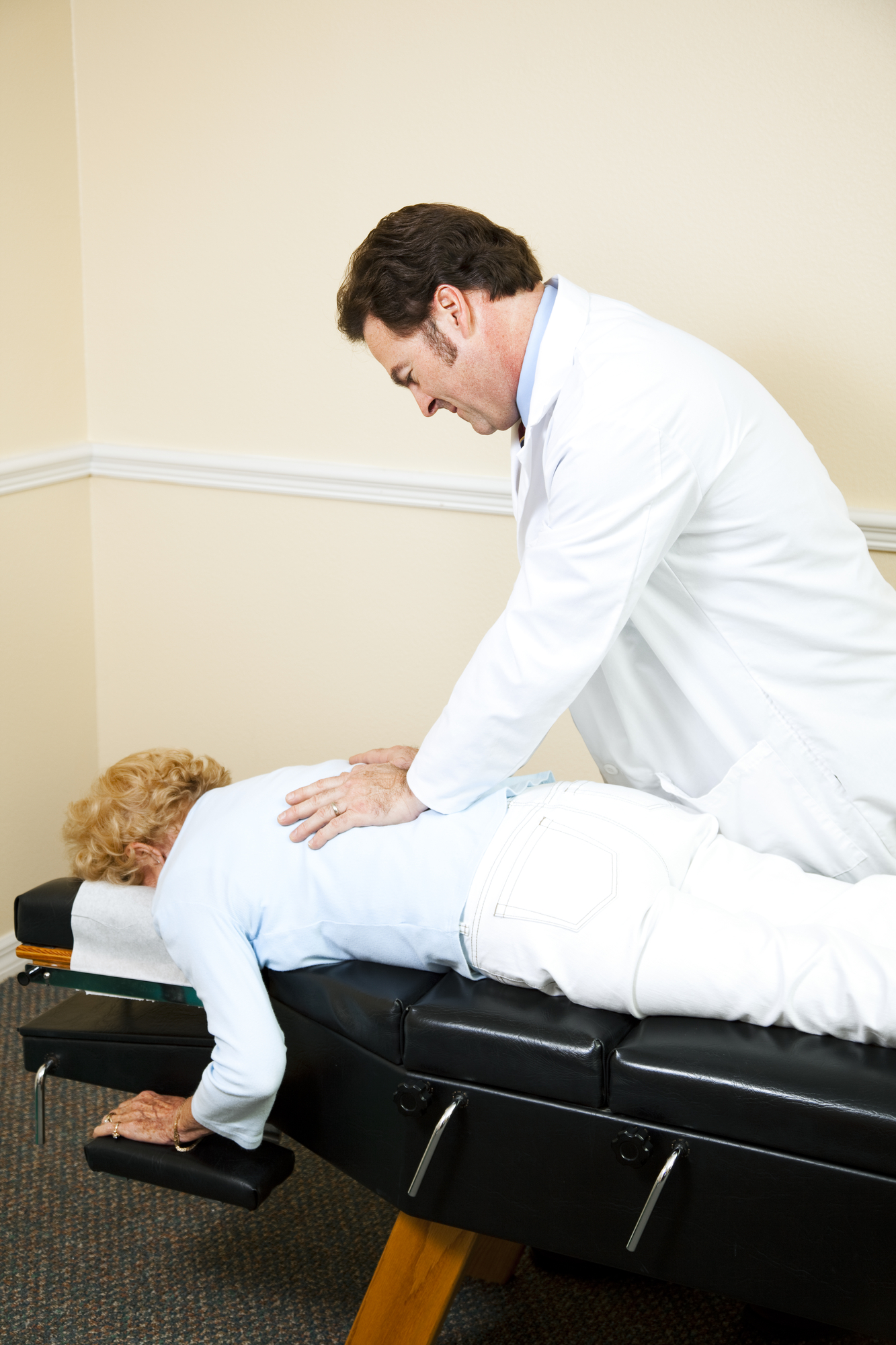 chiropractor bayonne nj that use the activator method near me