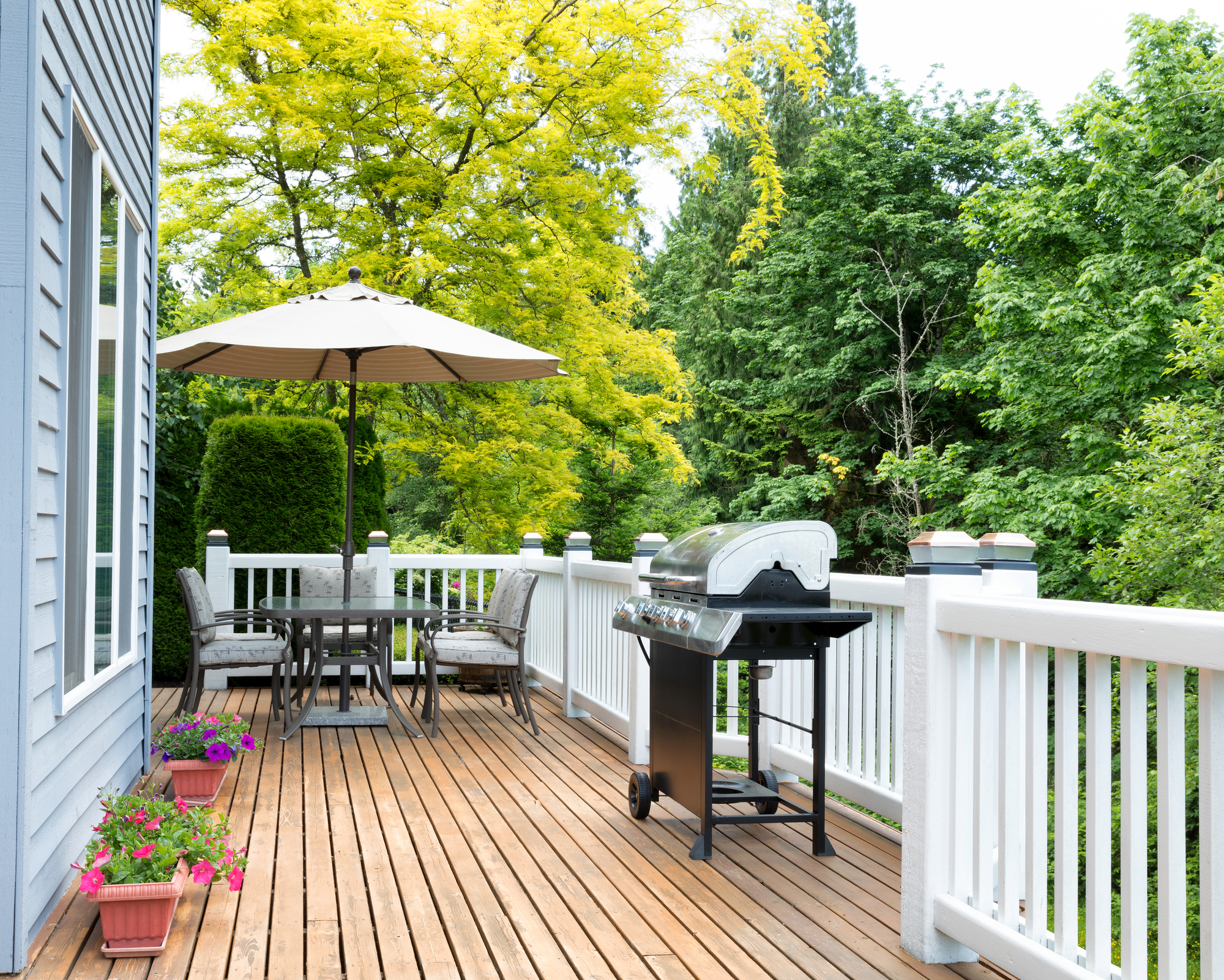 How Big Should You Make Your Deck Chesterfield Fence Deck