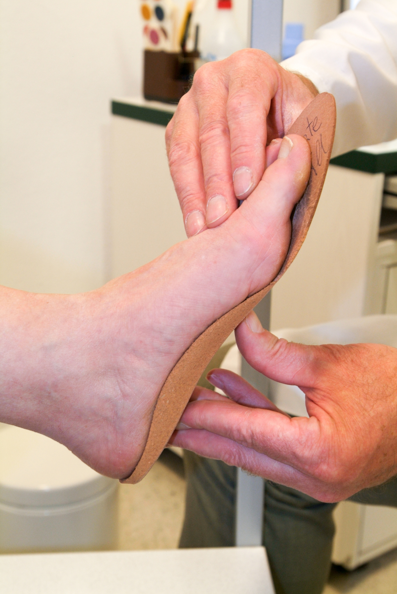 why-should-you-choose-custom-orthotics-if-you-suffer-from-foot-pain