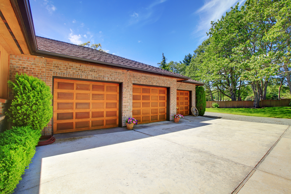 4 Different Styles Of Garage Doors Bob S Garage Door Service