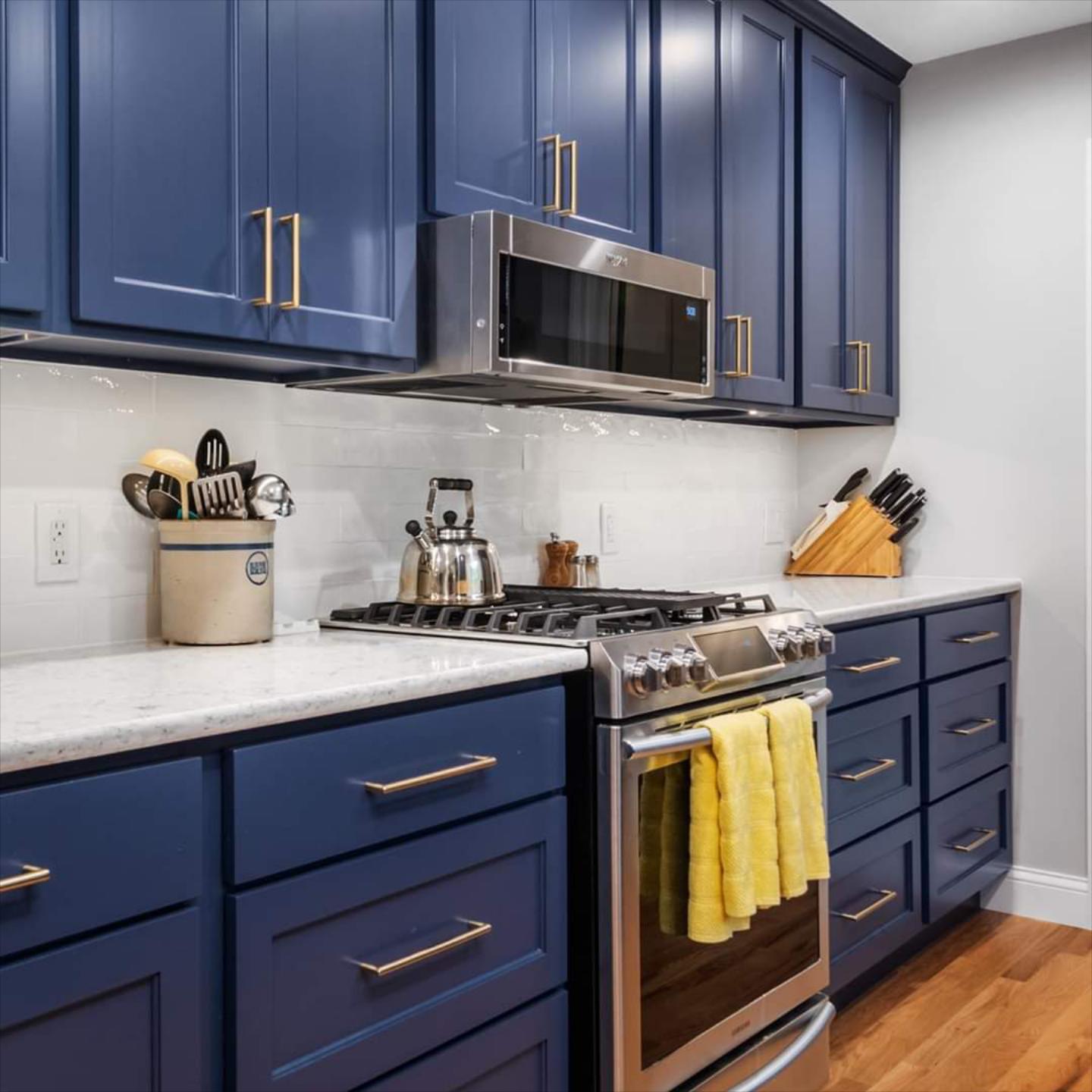4 Tips For Picking The Right Kitchen Cabinet Colors Custom Paint